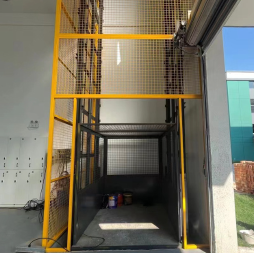 乐安导轨式升降机助力物流园破解运输难题